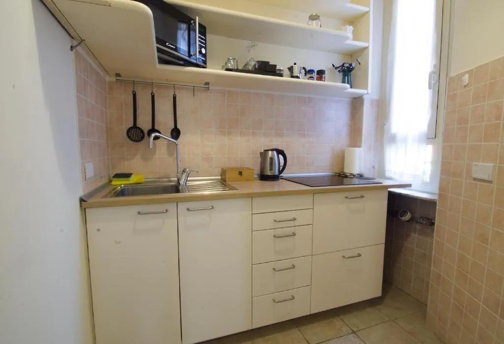 רומא Una Notte Ai Musei - Guest House